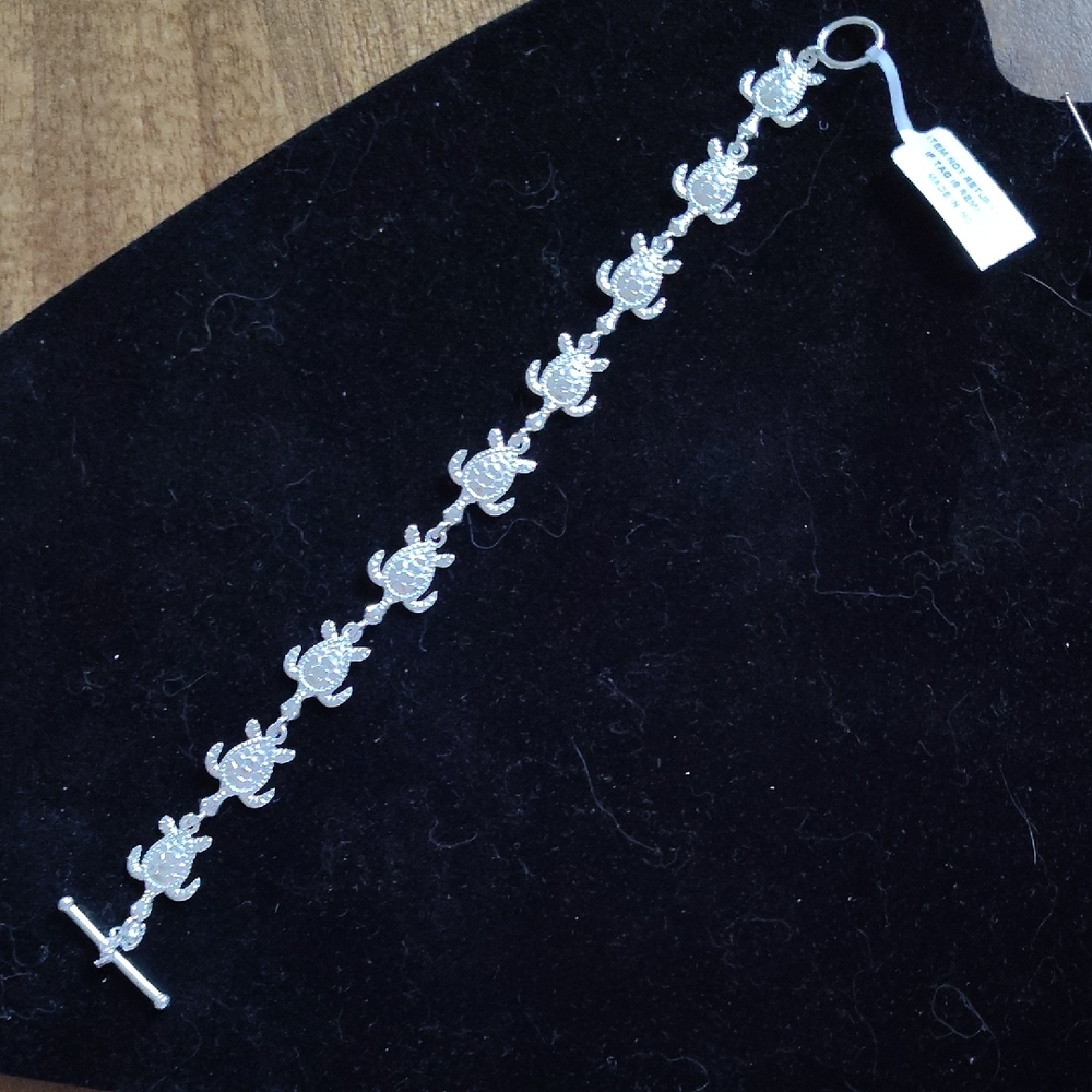 Silver tone Turtle Charm Bracelet